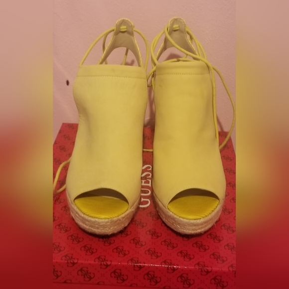 Guess - Picture 2 of 2